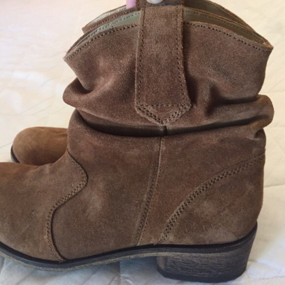 Dingo slouchy boots - worn once !